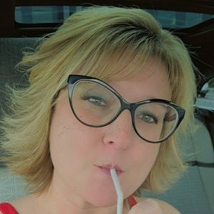 Meet your Posher, Michele